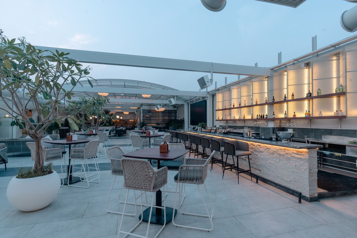 Mythus Dining Ambience