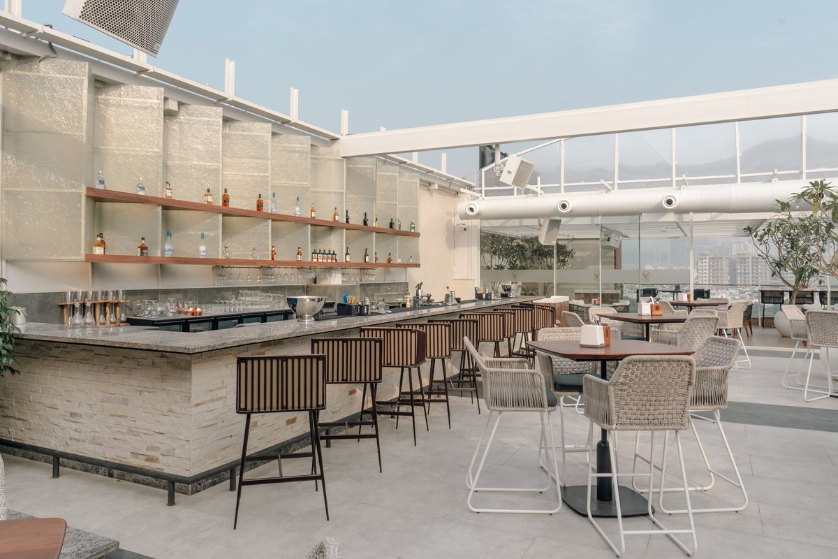 Mythus Rooftop Ambience